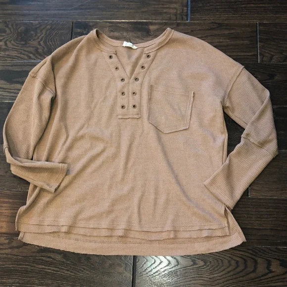 Entro tan waffle knit Henley top size small - Picture 2 of 6